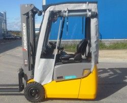 Пластиковая кабина на погрузчик Jungheinrich EFG115