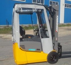 Пластиковая кабина на погрузчик Jungheinrich EFG115