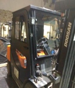 Металлическая кабина на погрузчик Doosan 2-3т G Plus