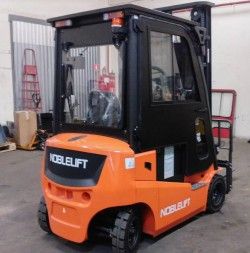 Металлическая кабина на погрузчик NOBLELIFT FE4P20Q