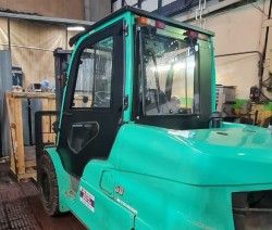 Металлическая кабина на погрузчик Mitsubishi FD50NT