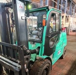 Металлическая кабина на погрузчик Mitsubishi FD50NT