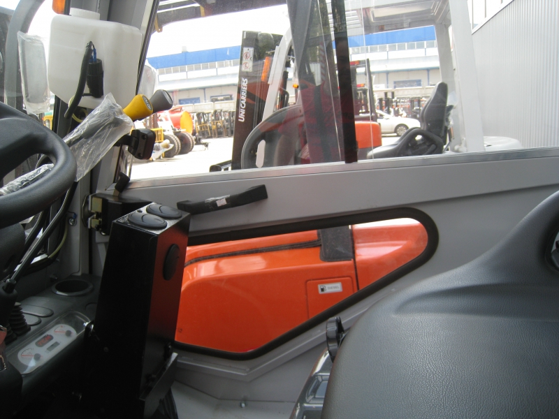 Металлическая кабина для погрузчиков серии TCM 1,5-3т серия Inoma