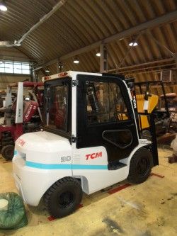 Металлическая кабина на погрузчик TCM 1,5-3т серия Inoma