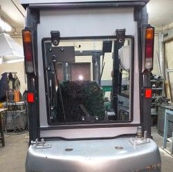 Металлическая кабина на погрузчик Nissan 1,5-3,5т