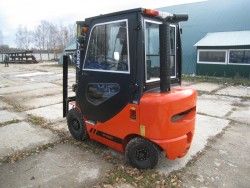 Металлическая кабина на погрузчик Chery 1,5т