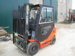 Металлическая кабина на погрузчик Chery 1,5т