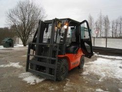 Металлическая кабина на погрузчик CHERY 5т