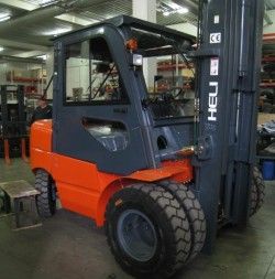 Металлическая кабина на погрузчик HELI 5,0 т