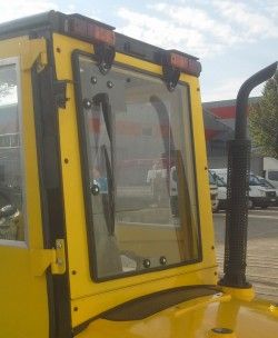 Металлическая кабина на погрузчик Hyundai 2-3,5т