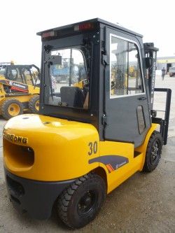 Металлическая кабина на погрузчик Liugong 3-3,5т