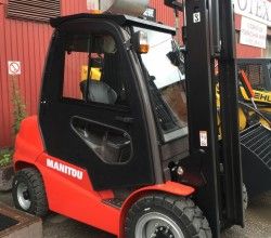 Металлическая кабина на погрузчик Manitou MI20-35D