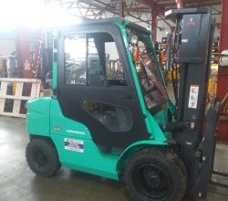 Металлическая кабина на погрузчик Mitsubishi/Caterpillar 2-3,5т серия NT