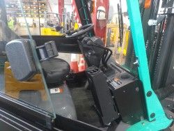 Металлическая кабина на погрузчик Mitsubishi/Caterpillar 2-3,5т серия NT