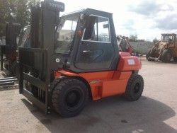 Металлическая кабина на погрузчик Toyota 7т