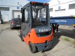 Металлическая кабина на погрузчик Toyota, 8 серия