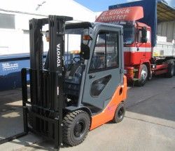 Металлическая кабина на погрузчик Toyota, 8 серия