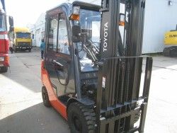 Металлическая кабина на погрузчик Toyota, 8 серия