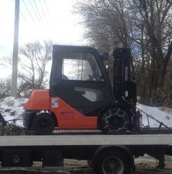 Металлическая кабина на погрузчик Toyota, 8 серия