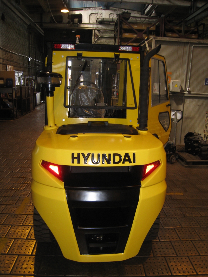 Металлическая кабина на погрузчик новой серии Hyundai 50DA-9K