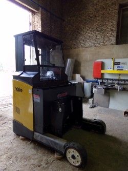 Металлическая кабина на ричтрак Yale MR16HD