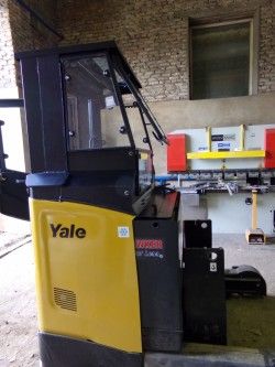 Металлическая кабина на ричтрак Yale MR16HD