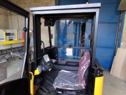 Металлическая кабина на ричтрак Yale MR16HD