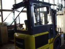 Металлическая кабина на электропогрузчик Hundai 2.5 т