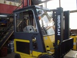 Металлическая кабина на электропогрузчик Hundai 2.5 т