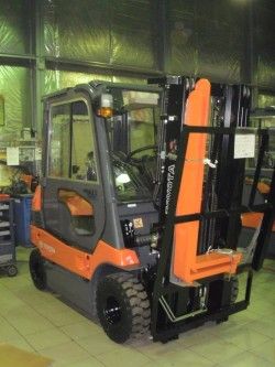 Металлическая кабина на электропогрузчик TOYOTA 7FB20 - 7FB35