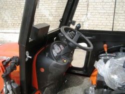 Металлическая кабина с жестким каркасом на минитрактор KUBOTA B2420