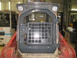 Дверь в сборе на минипогрузчики