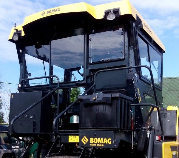 Металлическая кабина на асфальтоукладчик BOMAG BF700C-2