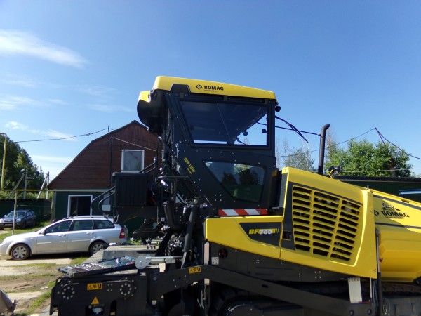 Металлическая кабина на асфальтоукладчик BOMAG BF700C-2