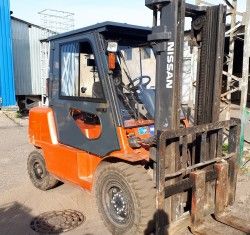 Металлическая кабина на погрузчик Nissan 4-5т