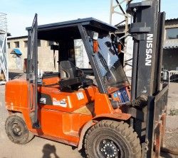 Металлическая кабина на погрузчик Nissan 4-5т