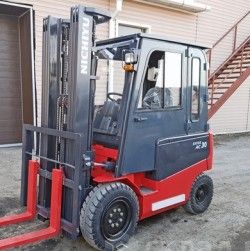 Металлическая кабина на погрузчик Nichiyu 3т